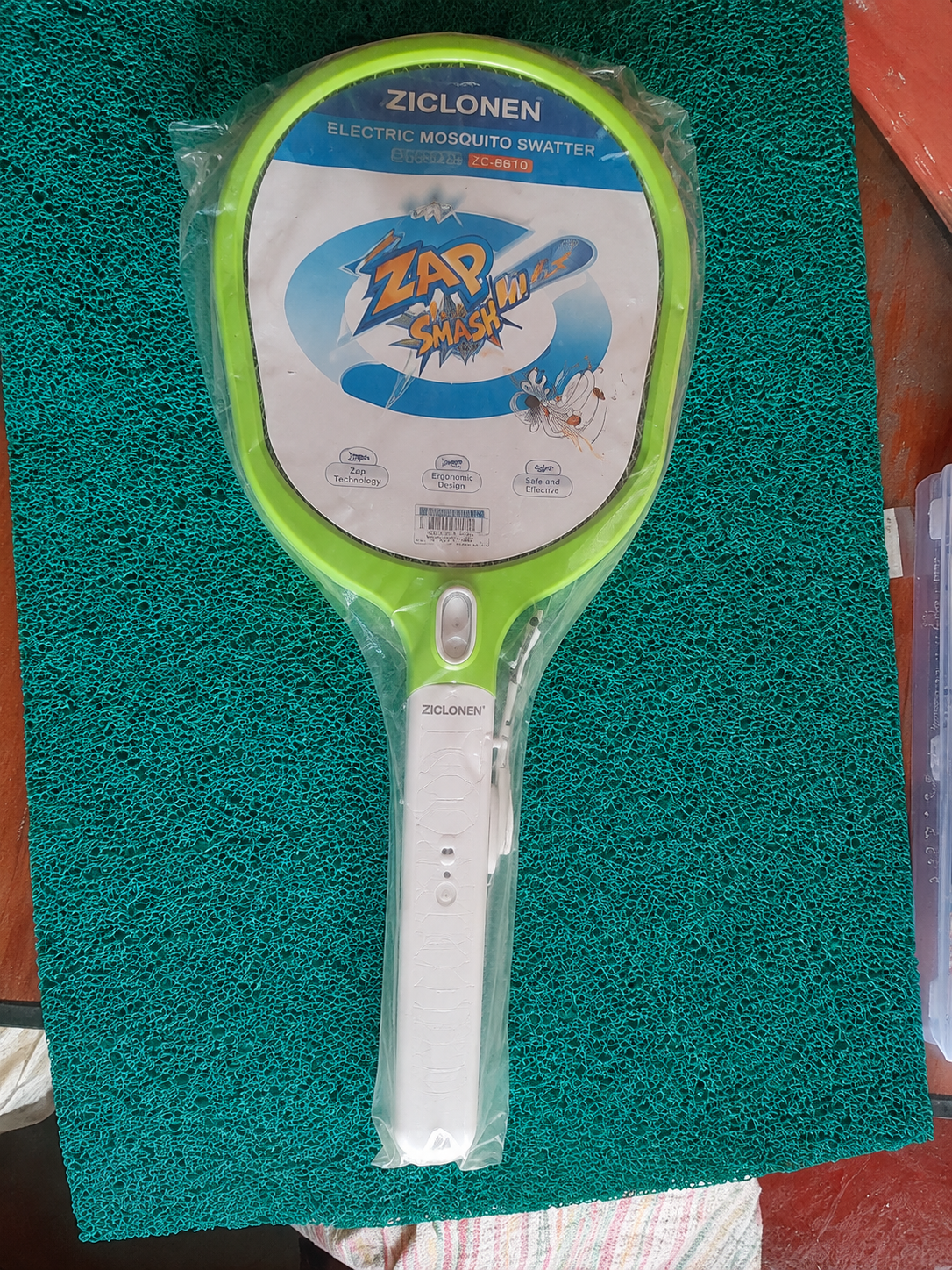 Zap Smash mosquito racket / electric mosquito bat 