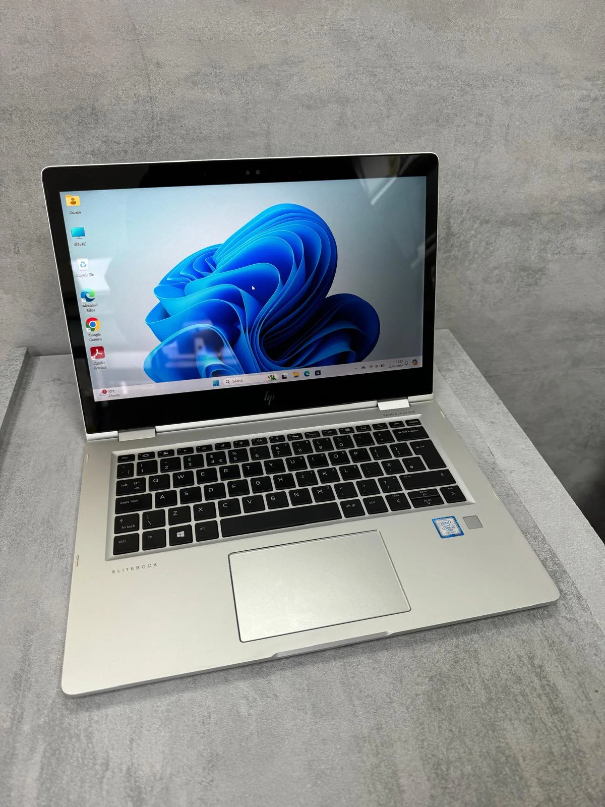 HP EliteBook x360 1030 G2 – Core i5 | 8GB RAM | 256GB SSD