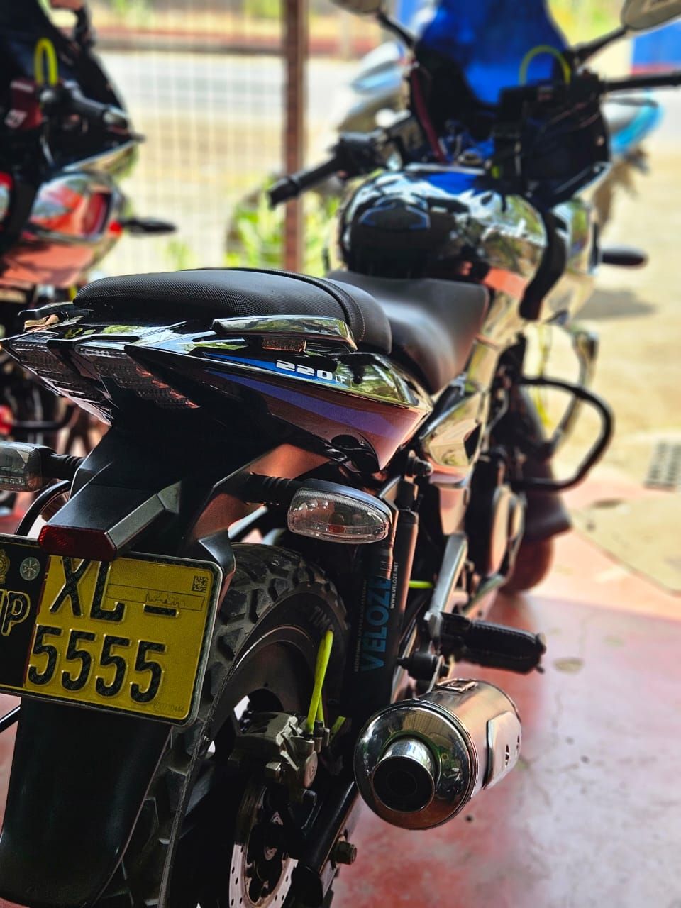 Pulsar 220f