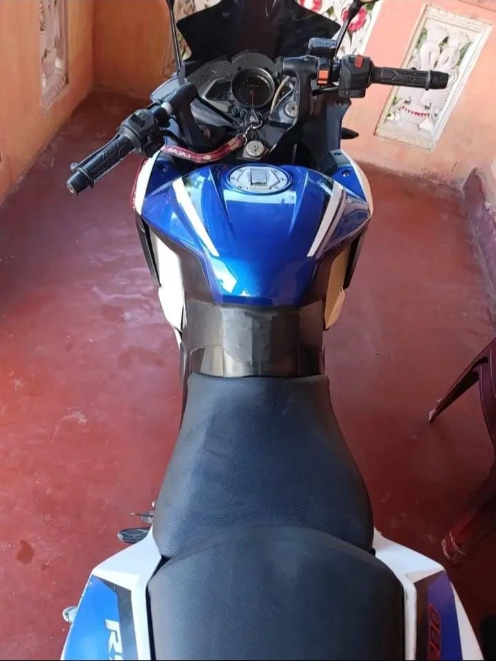 Rs 200 cc bike