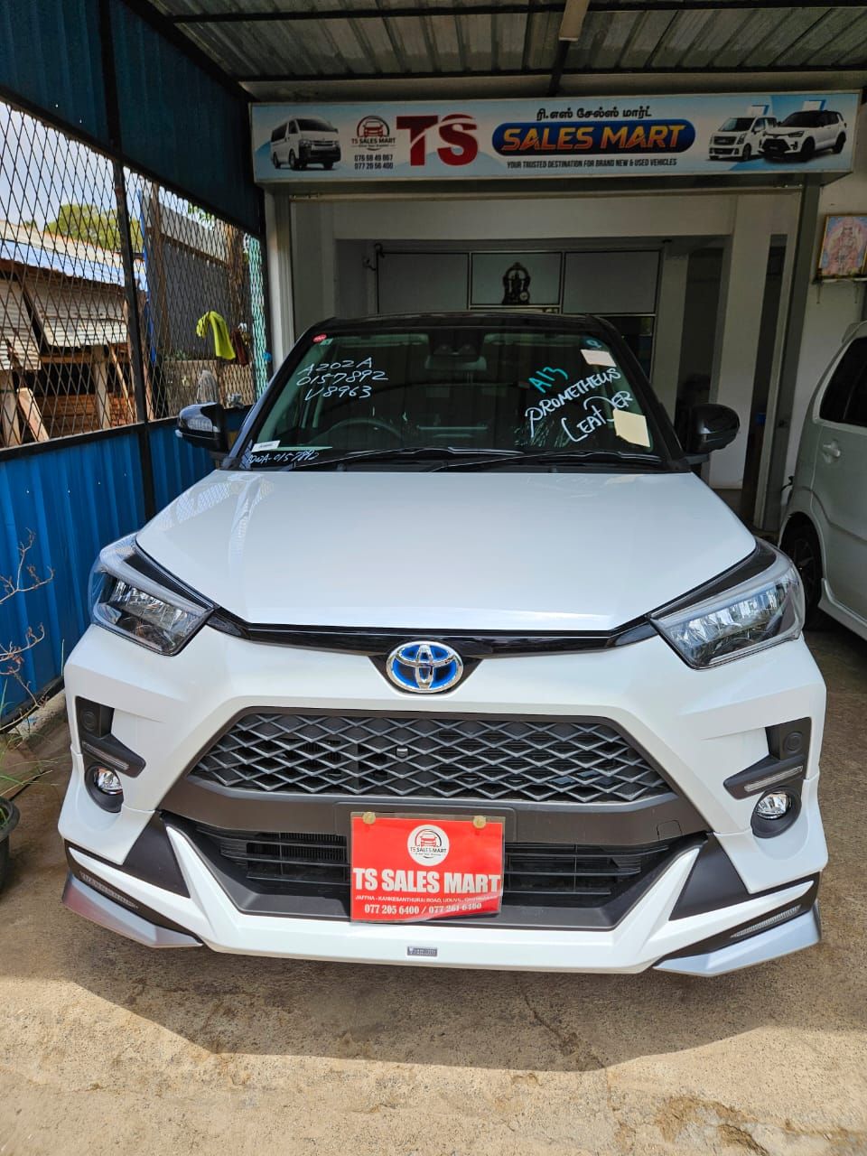 Toyota Raize zHybrid auto park 2026