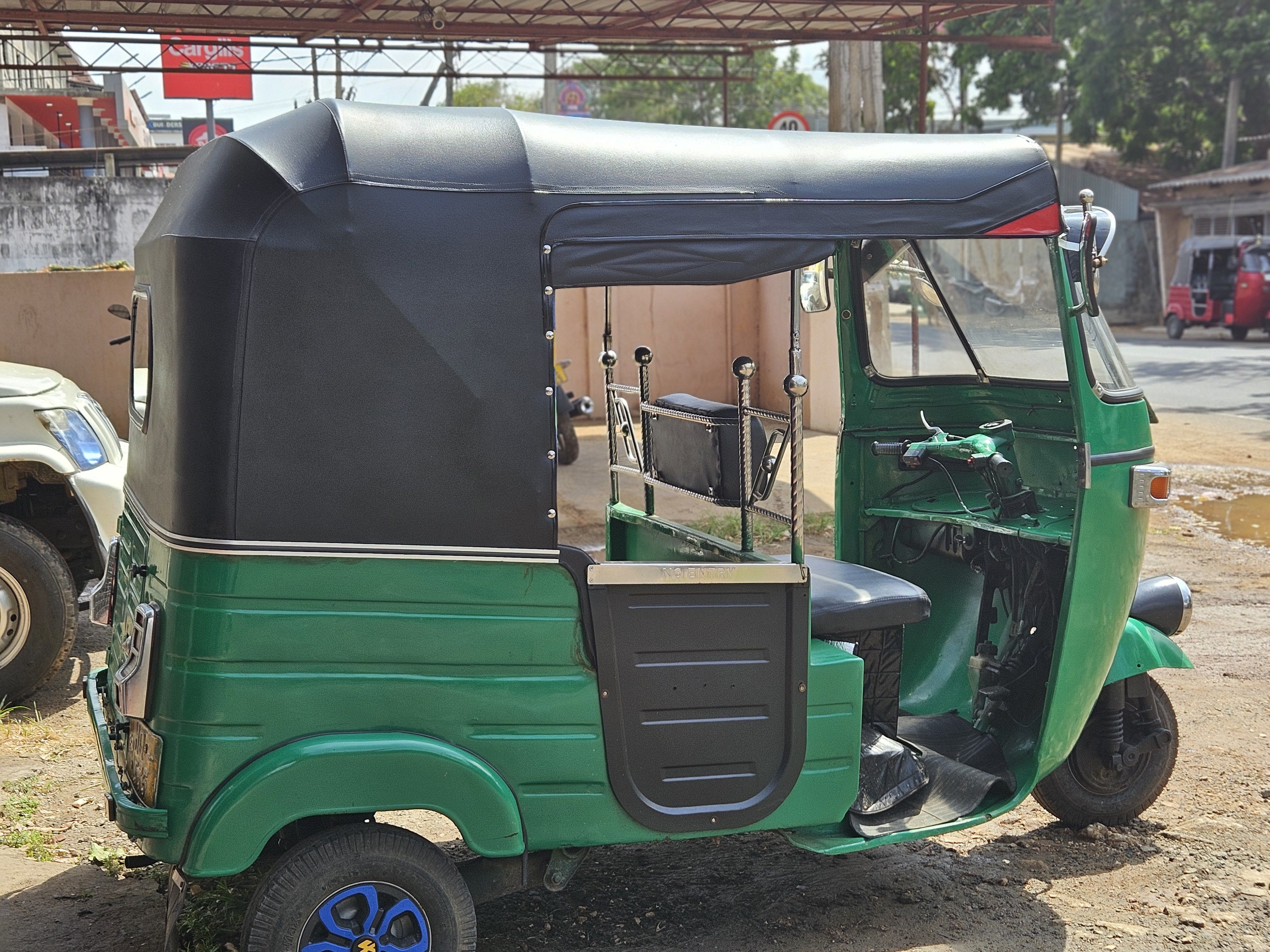 Bajaj RE