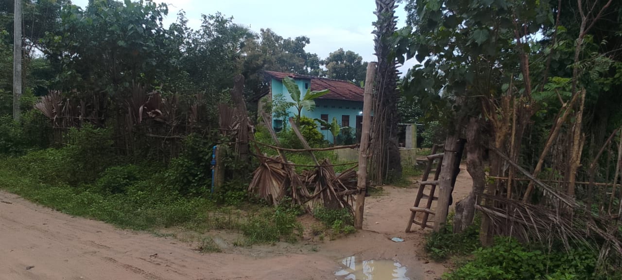 LAND WITH HOUSE SALE!