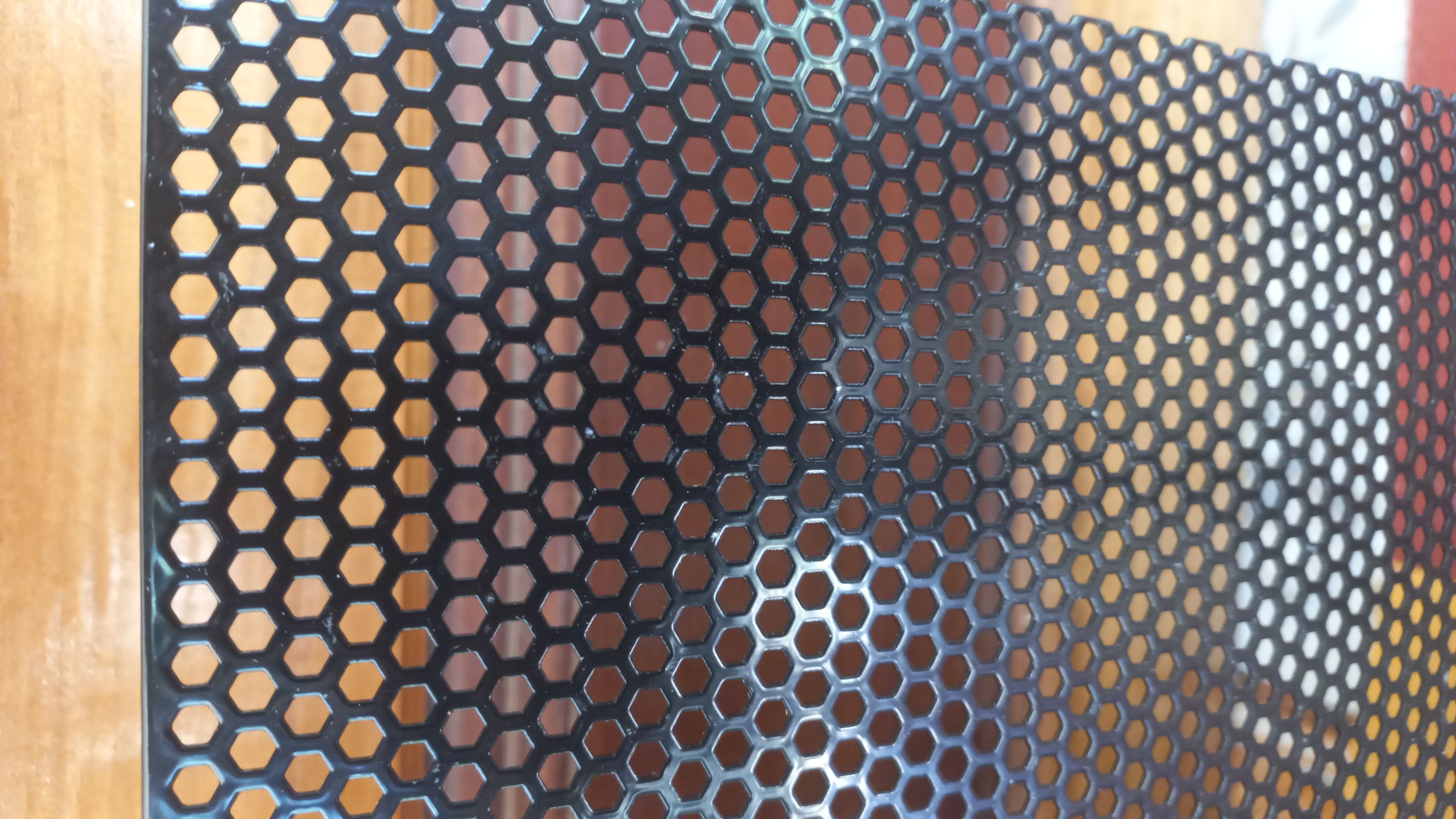 2×4 SPEAKER NET